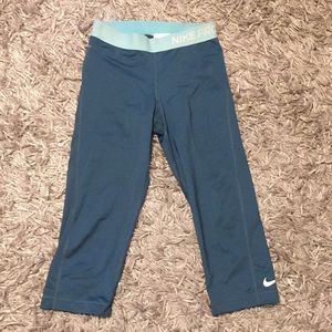 Nike pro leggings / capris